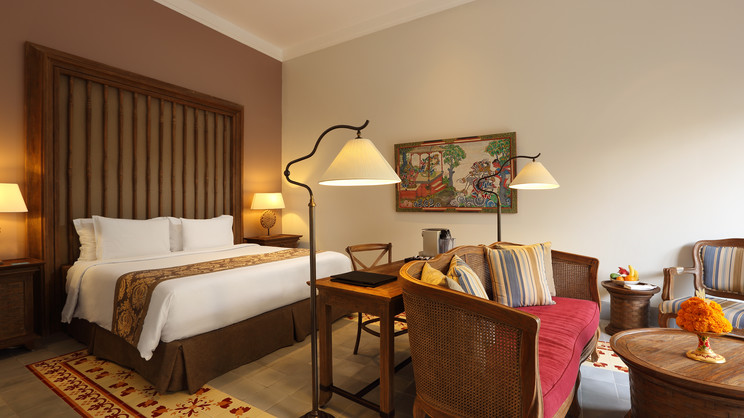  Studio Suite Pool Access